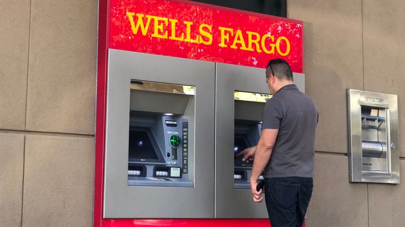 Money withdrawal from Wells Fargo ATM